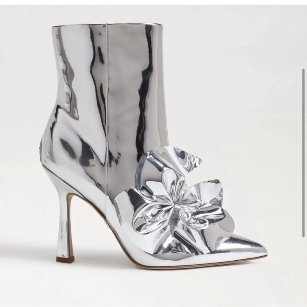 SAM EDELMAN Booties Esmae 2 Bold Bow Pointed Toe Metallic Soft Silver Size 6